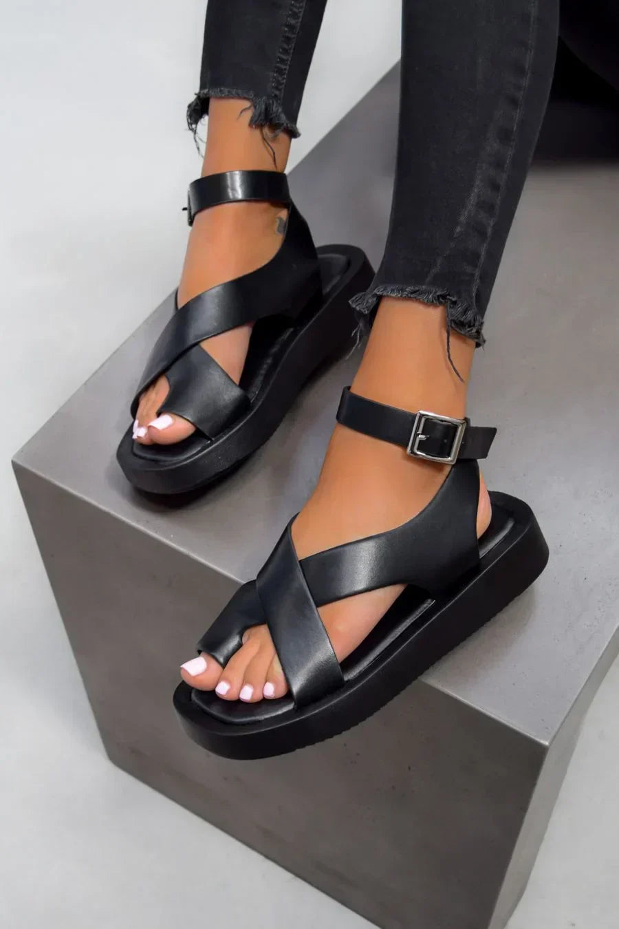 Chic Criss-Cross Ankelrem Plattform Sandaler