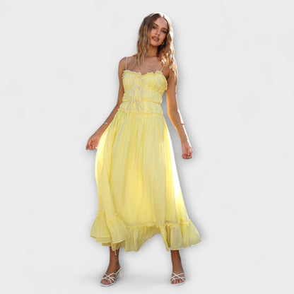 Celine - Chic Volangkant Midi Kjole for Arrangementer