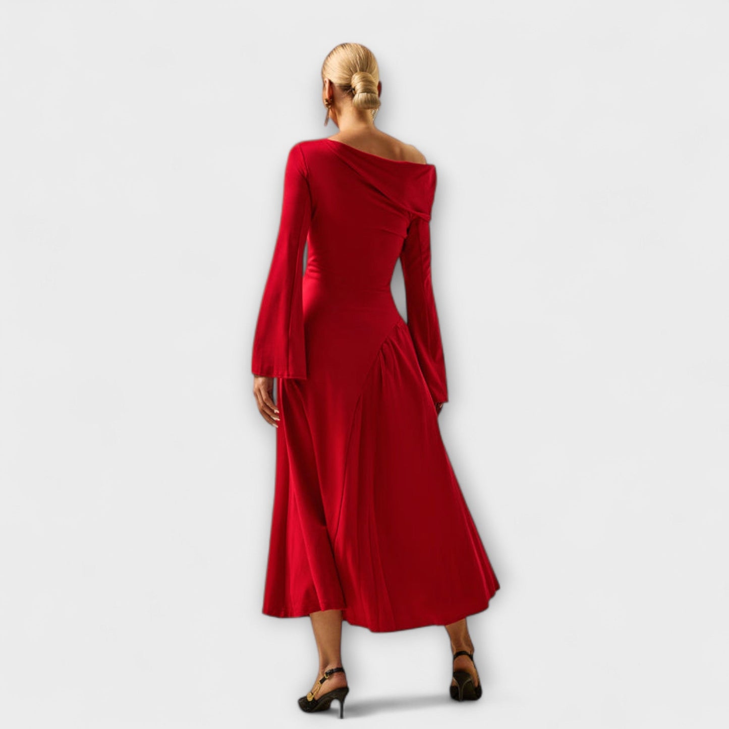 Chic Off-Shoulder Midi Kjole med Ballongsleeves for Alle Anledninger