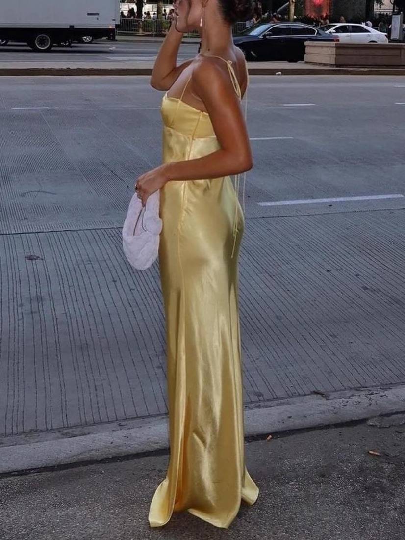 Bryllupsgjestekjole med Utskjæringsdetaljer