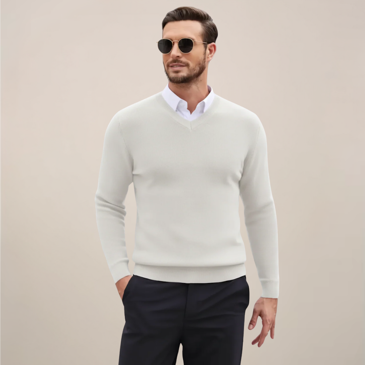 Herres klassiske V-hals strikkegenser for høst og vinter