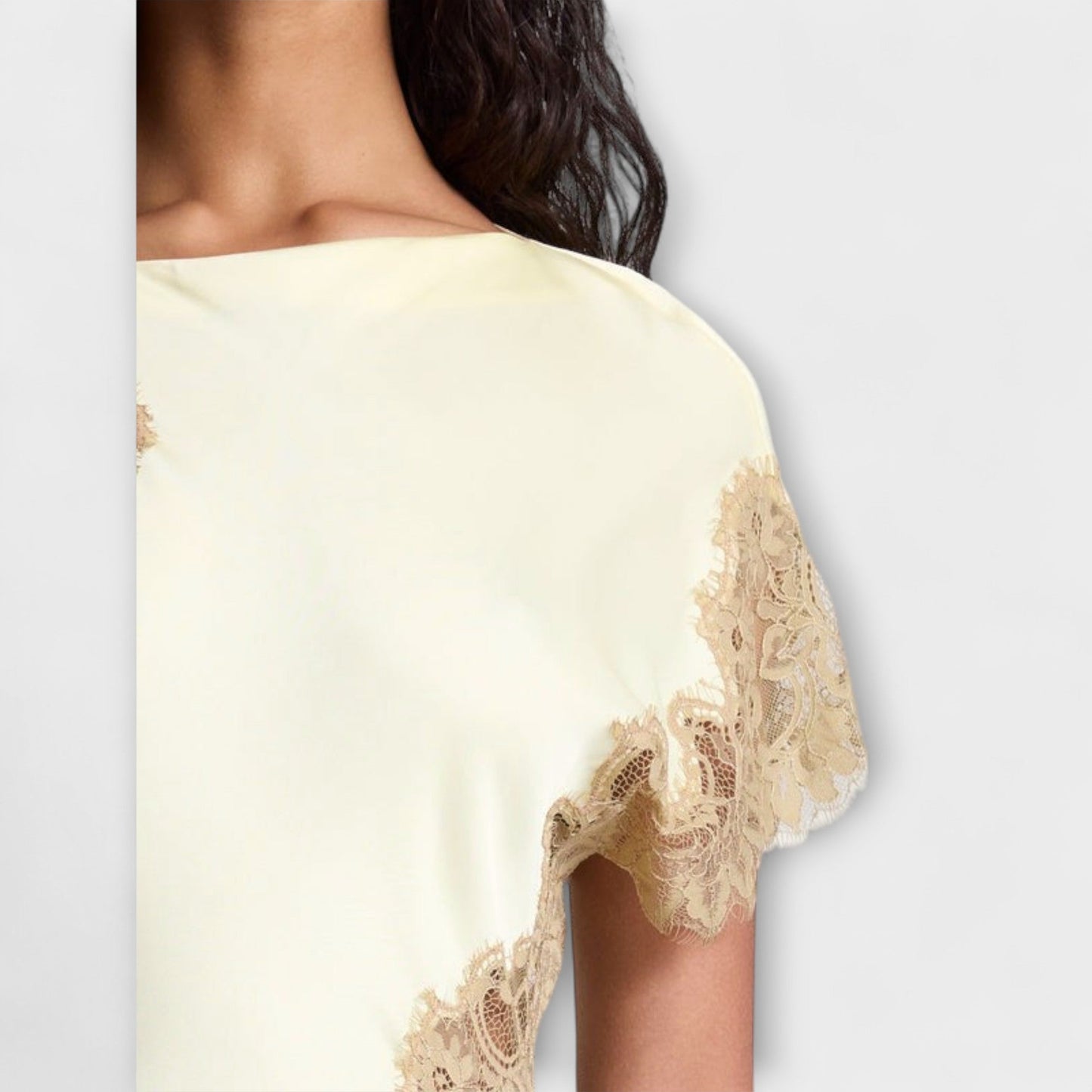 Margaret - Satin og Blonder Maxi Kjole for Spesielle Anledninger