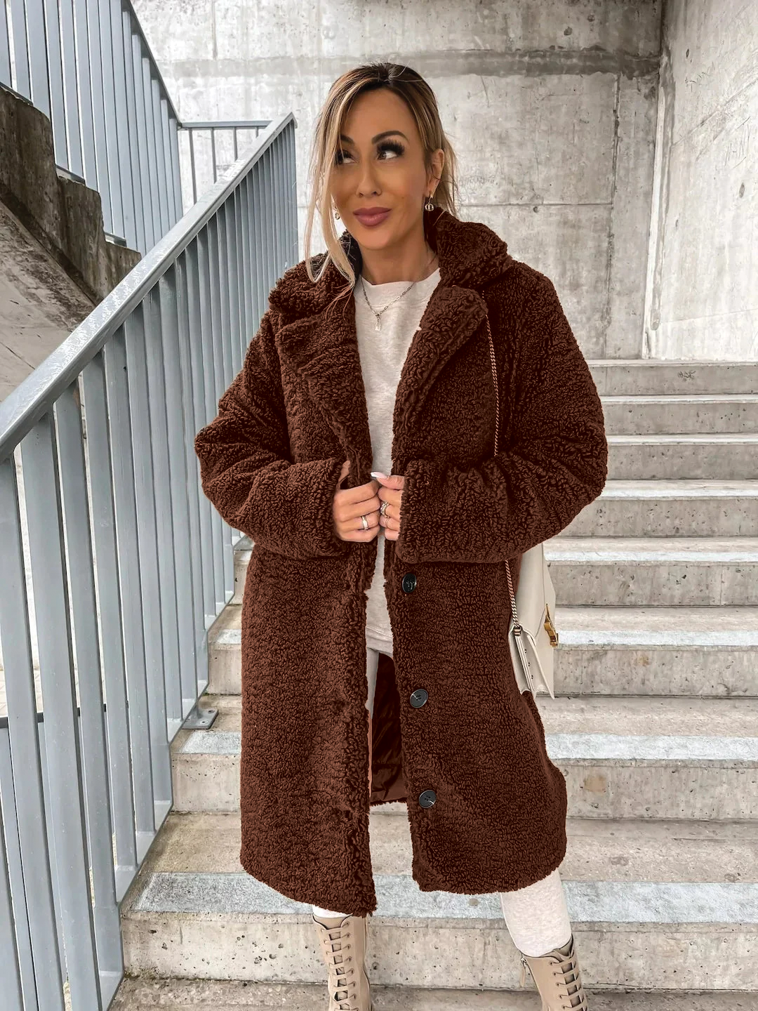 Emma - Myk Fløyels Trench Coat for Alle Anledninger