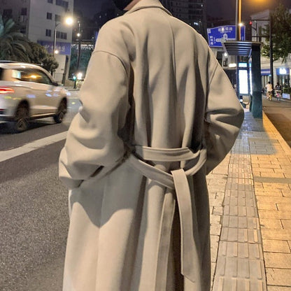 Herres Lang Beltefrakk – Klassisk Ulldesign for Formelle Anledninger