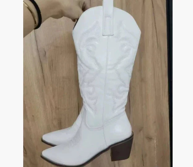 Joanna | Kvinneknelange Støvler med Hæler i Chic Materiale