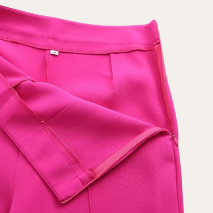 Chic kvinnelig blazer og vide bukser sett for stilige anledninger