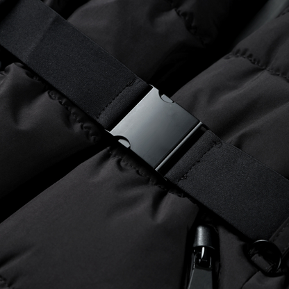 Kvinnens svarte isolerte pufferjakke med belte - Ideell for utendørsbruk