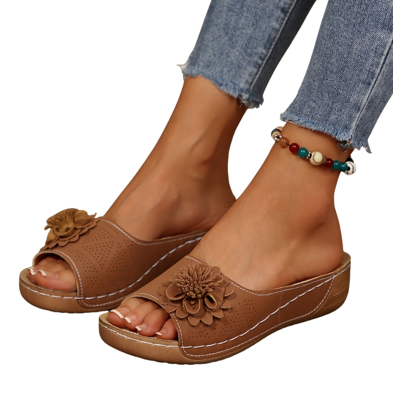 Blomstrete Akcent Kvinne Lav Hæl Sandaler for Sommerarrangementer