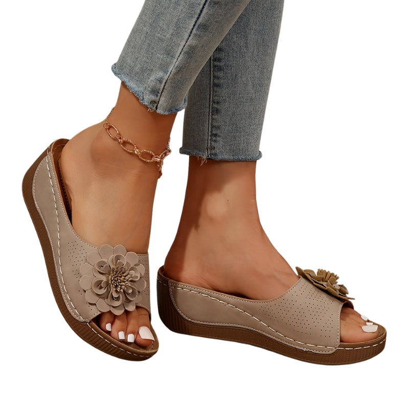 Blomstrete Akcent Kvinne Lav Hæl Sandaler for Sommerarrangementer