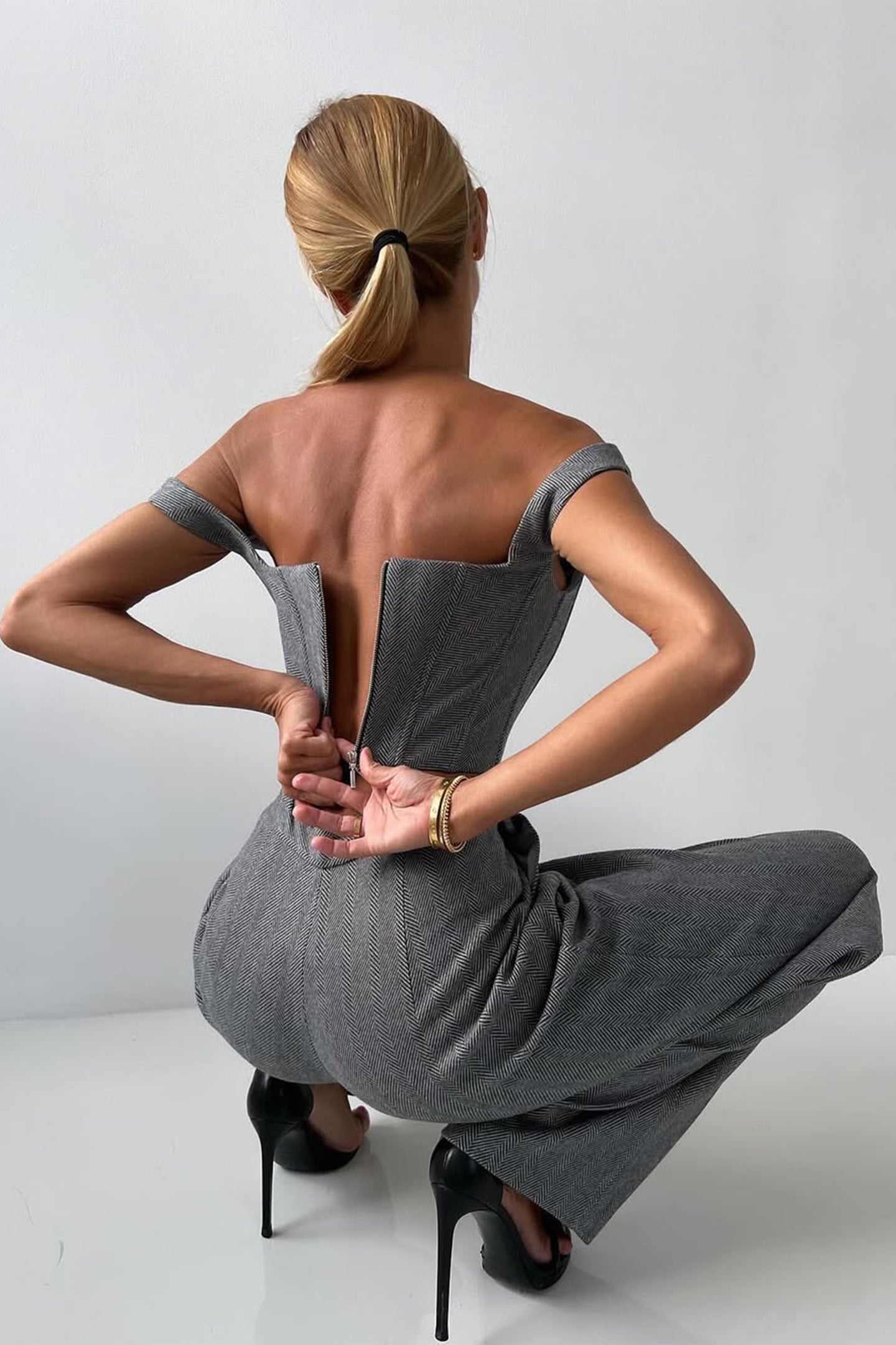 Chic Kvinners Tre-Dels Dress: Blazer, Korsett, Vide Bukser for Stilige Anledninger